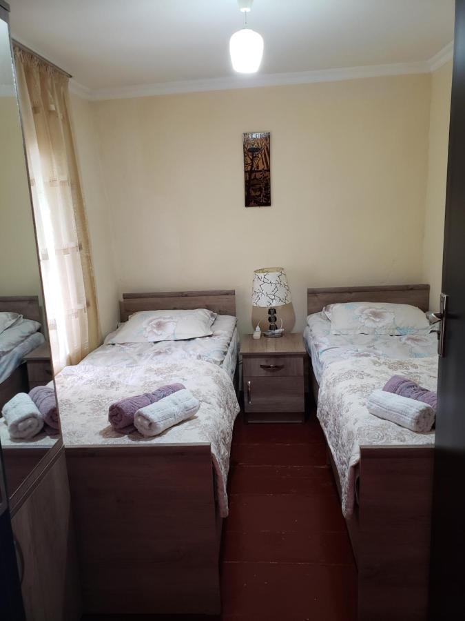 Guest House Nanu Mestia Bagian luar foto